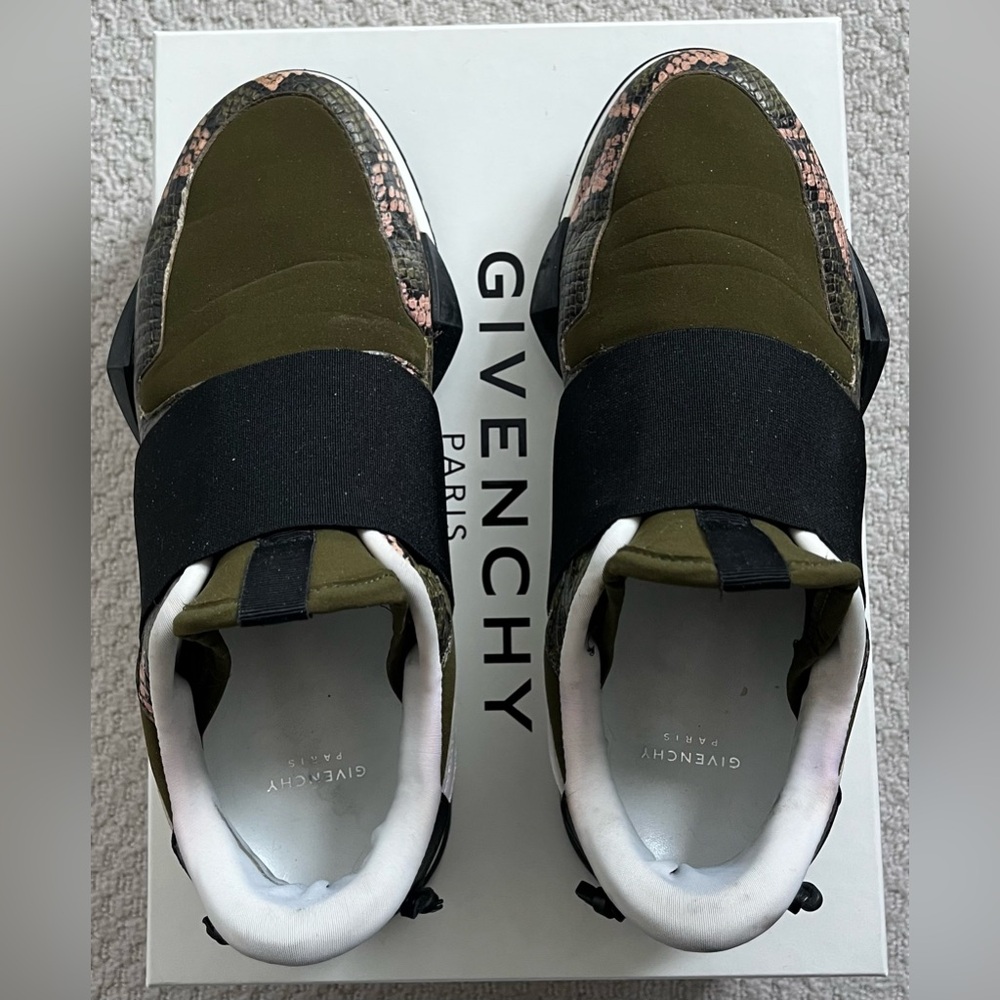 Givenchy Sneakers